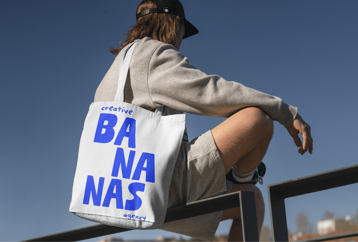 Identidade clara: Logo, paleta, tipografia e aplicações para uma marca mais consistente.